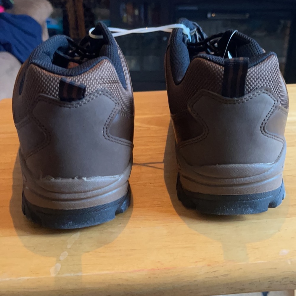 Brand new men’s London Fog hiking boots. - Picture 7 of 13